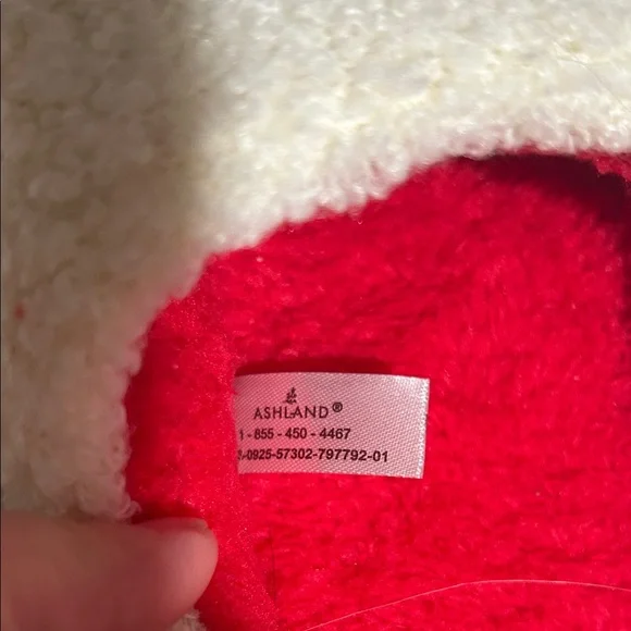 NWOT Right foot only Adorable Cherry Kids Slippers - Red and White - Picture 2 of 3
